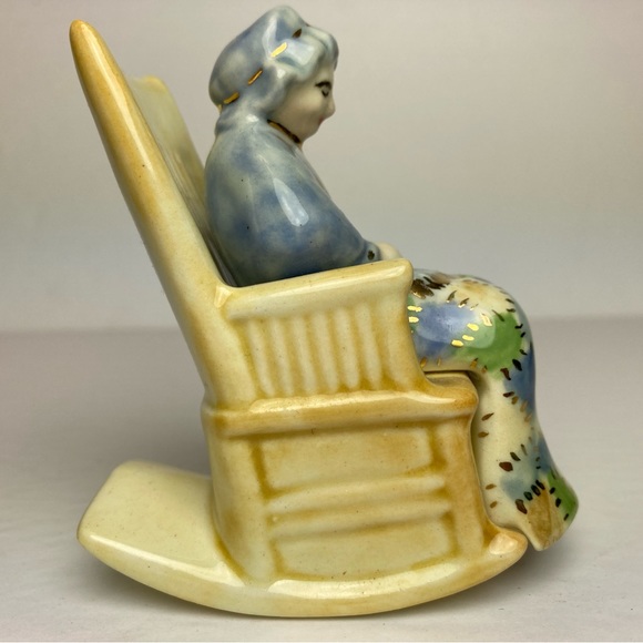 old couple sitting in rocking chairs figurines | Anniversary Gift - Picture 4 of 16